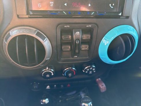 Used 2013 Jeep Wrangler Unlimited Sport AWD/4WD image 14