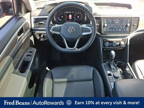 Certified 2023 Volkswagen Atlas SEL AWD/4WD image 16