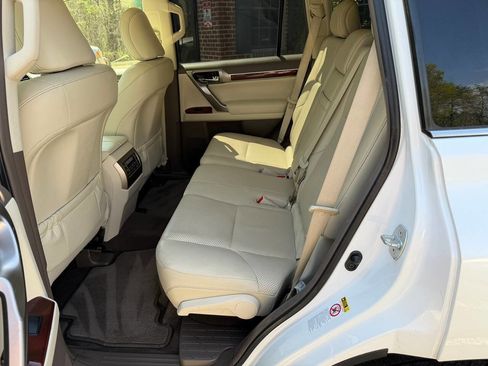 Used 2013 Lexus GX 460 w/ Comfort Plus Pkg image 21