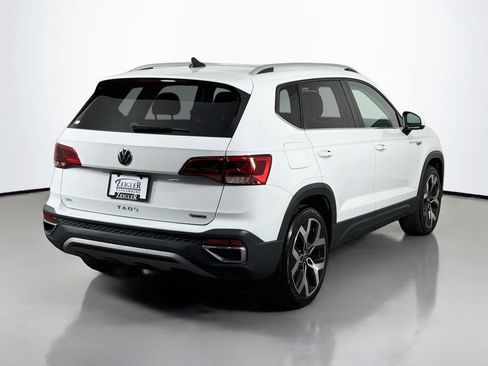 Used 2022 Volkswagen Taos SEL w/ Panoramic Sunroof Package AWD/4WD image 5