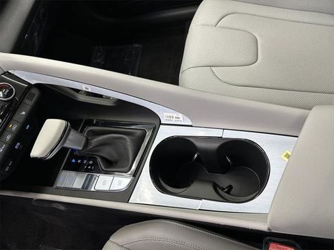 New 2026 Hyundai Elantra Limited image 30