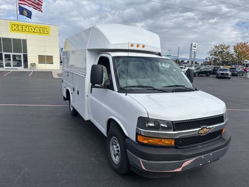 New 2024 Chevrolet Express 3500 w/ Power Convenience Package RWD image 20