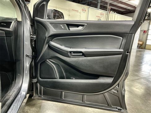 Used 2022 Ford Edge SE w/ Cargo Accessory Package image 27