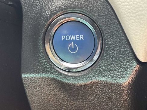 Used 2022 Toyota RAV4 XLE Premium AWD/4WD image 20