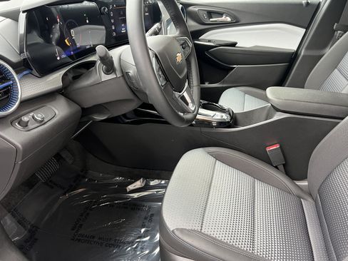 Used 2026 Chevrolet Trax LT w/ Driver Confidence Package FWD image 13