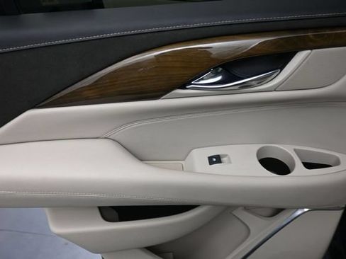 Used 2020 Cadillac Escalade Luxury AWD/4WD image 19