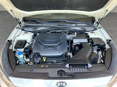 Used 2017 Kia Cadenza Premium FWD image 81