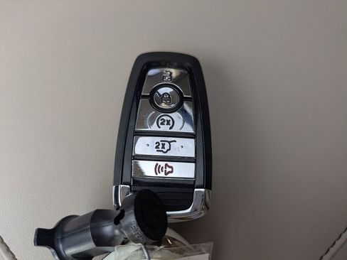 Used 2022 Lincoln Aviator Grand Touring w/ Equipment Group 301A AWD/4WD image 32