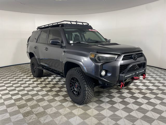 Used 2020 Toyota 4Runner TRD Off-Road Premium AWD/4WD image 27