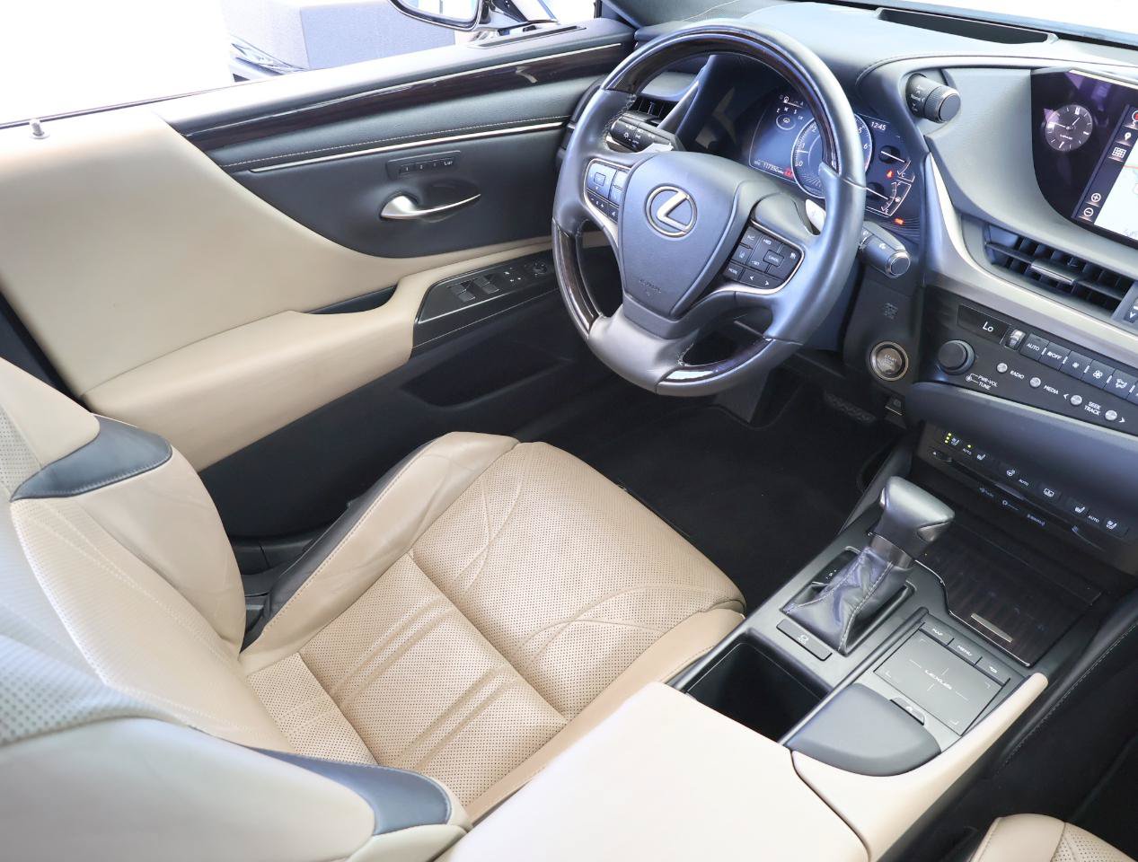Used 2019 Lexus ES 350 w/ Accessory Package 2 FWD image 15