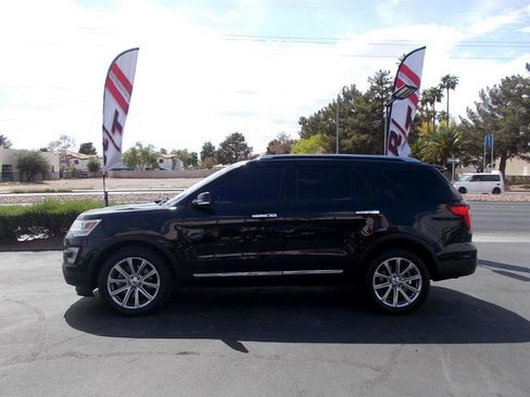 Used 2017 Ford Explorer Limited image 4