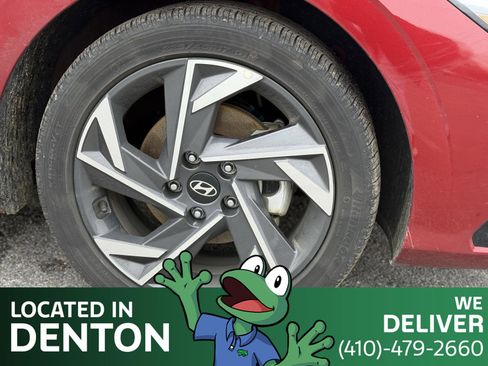 Used 2024 Hyundai Elantra Limited image 9
