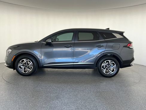 Used 2023 Kia Sportage LX FWD image 7