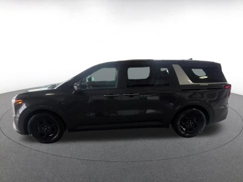 Used 2026 Kia Carnival FWD image 8