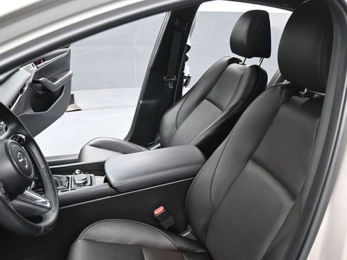 Used 2024 MAZDA MAZDA3 Hatchback w/Premium Plus Pkg image 9