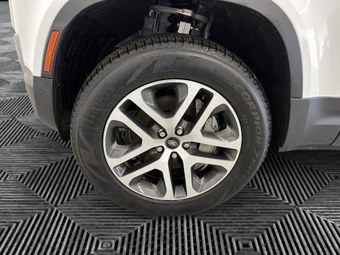 Used 2024 Land Rover Defender 110 S image 14