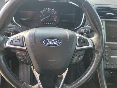 Used 2019 Ford Fusion Titanium image 6