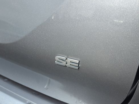 Used 2024 Mitsubishi Outlander SE FWD image 6