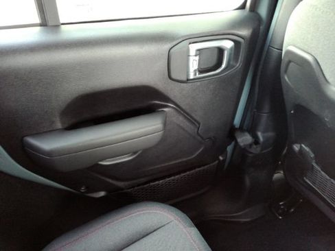 Used 2026 Jeep Wrangler Unlimited Rubicon AWD/4WD image 27