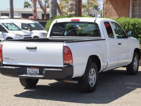Used 2015 Toyota Tacoma 2WD Access Cab image 9
