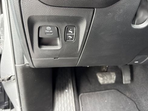 Used 2025 RAM 1500 Big Horn image 17