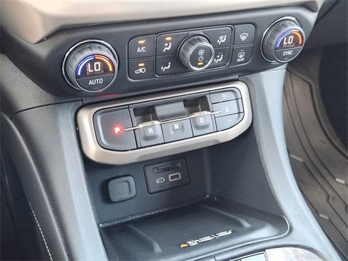 Used 2021 GMC Acadia Denali w/ Denali Technology Package image 20