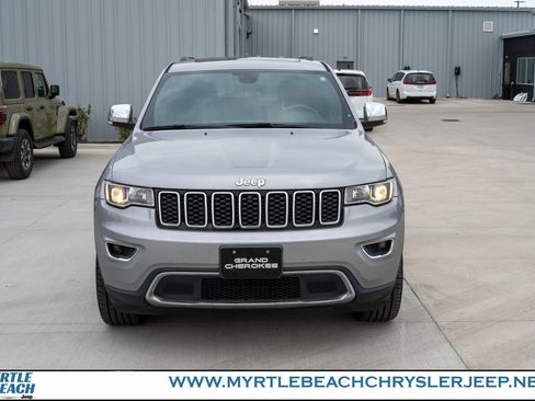Used 2017 Jeep Grand Cherokee Limited image 9