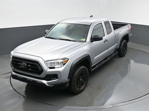 Used 2020 Toyota Tacoma SR w/ SX Package image 19