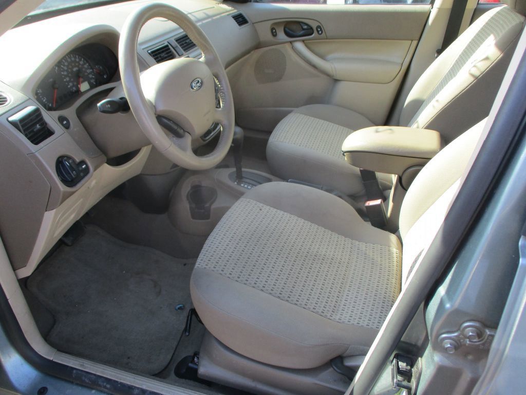 Used 2006 Ford Focus ZX4 Sedan FWD image 12