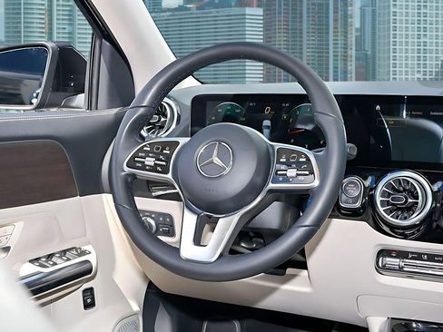 Used 2022 Mercedes-Benz GLA 250 image 21