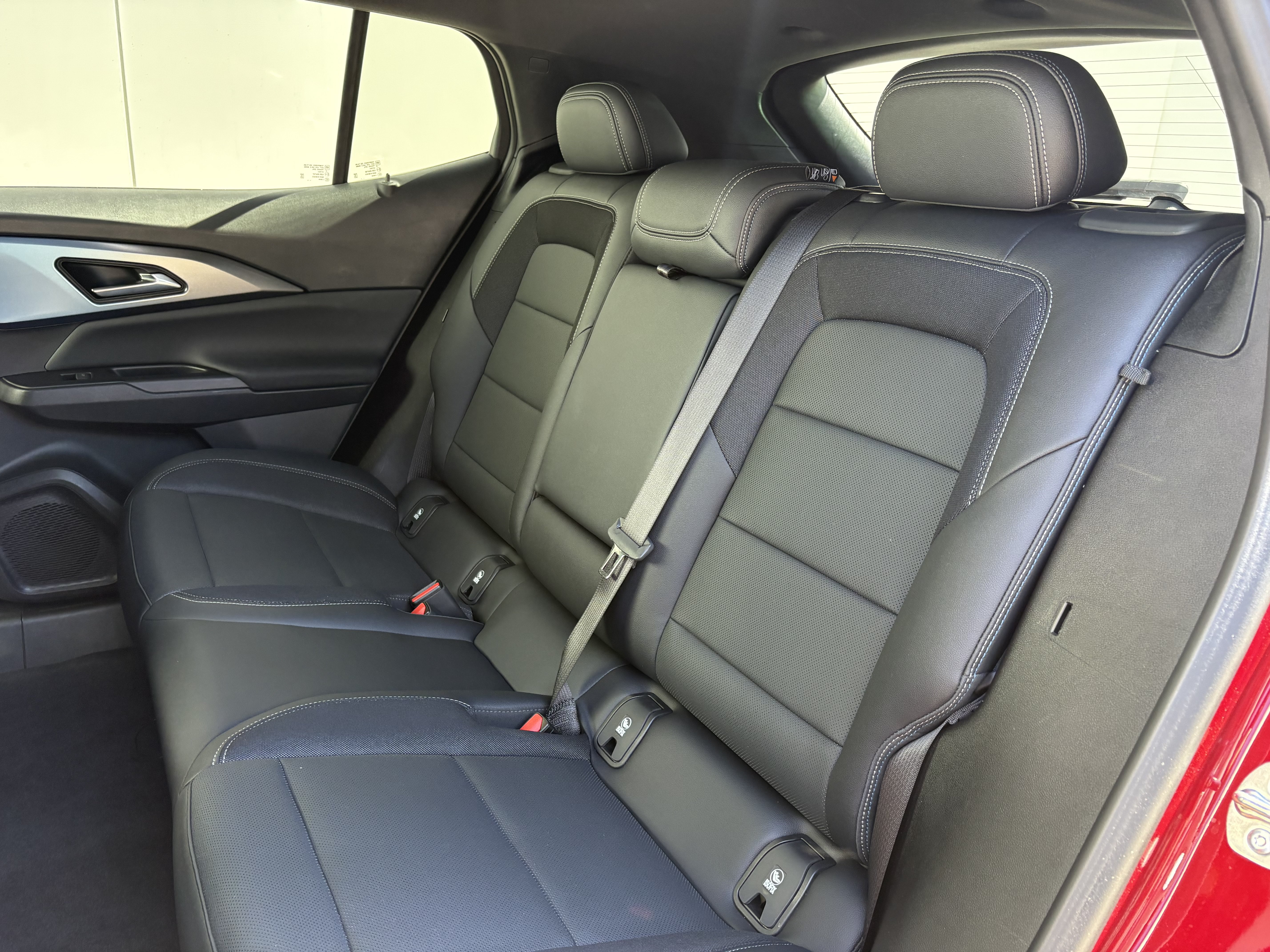 Used 2024 Chevrolet Equinox EV LT FWD image 12