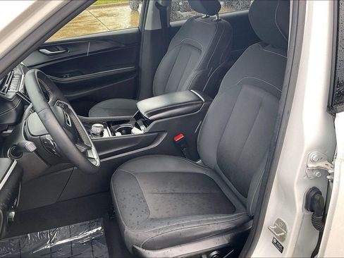 Used 2023 Jeep Grand Cherokee L Laredo image 23