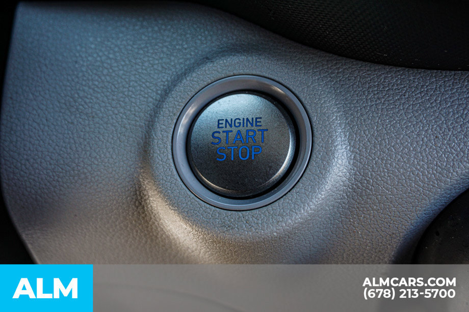 Used 2025 Hyundai Venue SEL FWD image 43