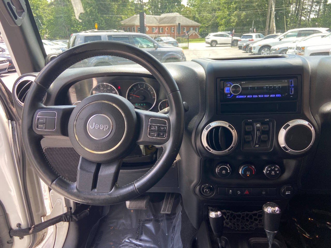 Used 2013 Jeep Wrangler Unlimited Sahara AWD/4WD image 13