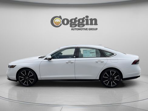 New 2026 Honda Accord Touring image 2