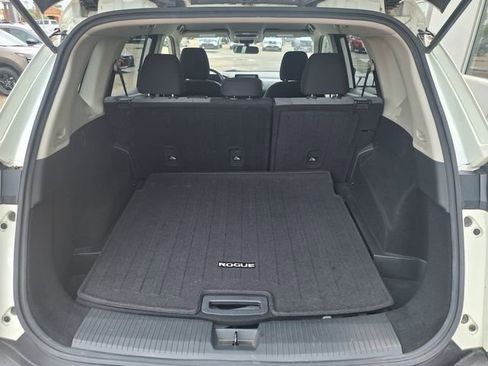 Certified 2021 Nissan Rogue SV image 16