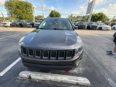 Used 2021 Jeep Compass Trailhawk AWD/4WD image 2