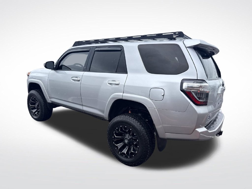 Used 2014 Toyota 4Runner SR5 AWD/4WD image 8