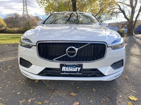 Used 2021 Volvo XC60 T5 Momentum w/ Premium Package AWD/4WD image 2
