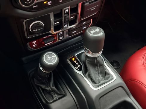 Used 2024 Jeep Wrangler Unlimited Rubicon 392 image 32