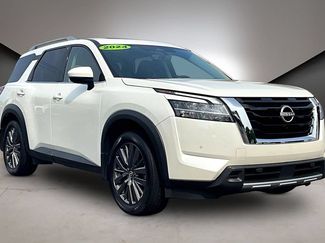 Used 2024 Nissan Pathfinder SL w/ SL Premium Package AWD/4WD video 1