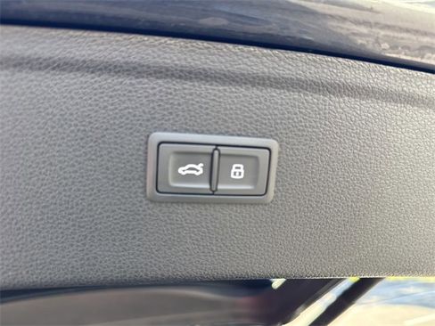 Certified 2025 Audi Q5 2.0T Premium w/ Convenience Plus Package image 33
