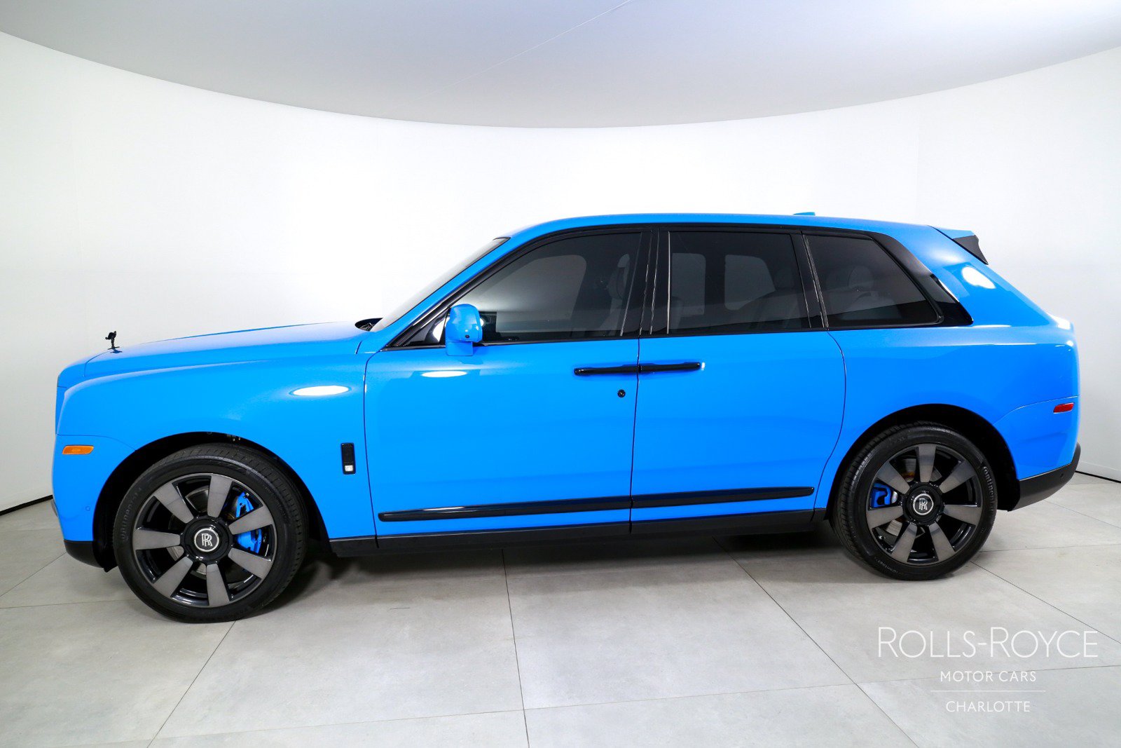 Used 2023 Rolls-Royce Cullinan AWD/4WD image 3