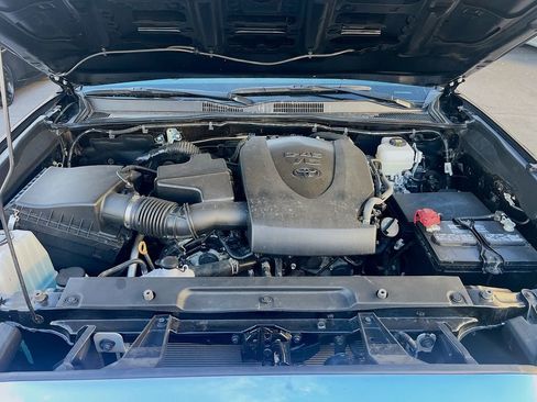 Used 2023 Toyota Tacoma TRD Off-Road w/ Black Out Package (TMS) image 28