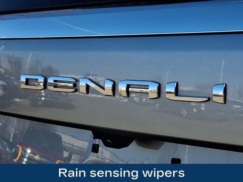 Used 2025 GMC Yukon XL Denali image 33