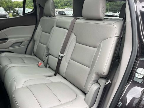 Used 2018 GMC Acadia SLT FWD image 18