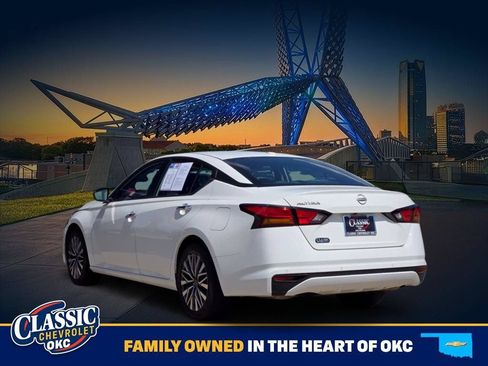 Used 2025 Nissan Altima 2.5 SV FWD image 5