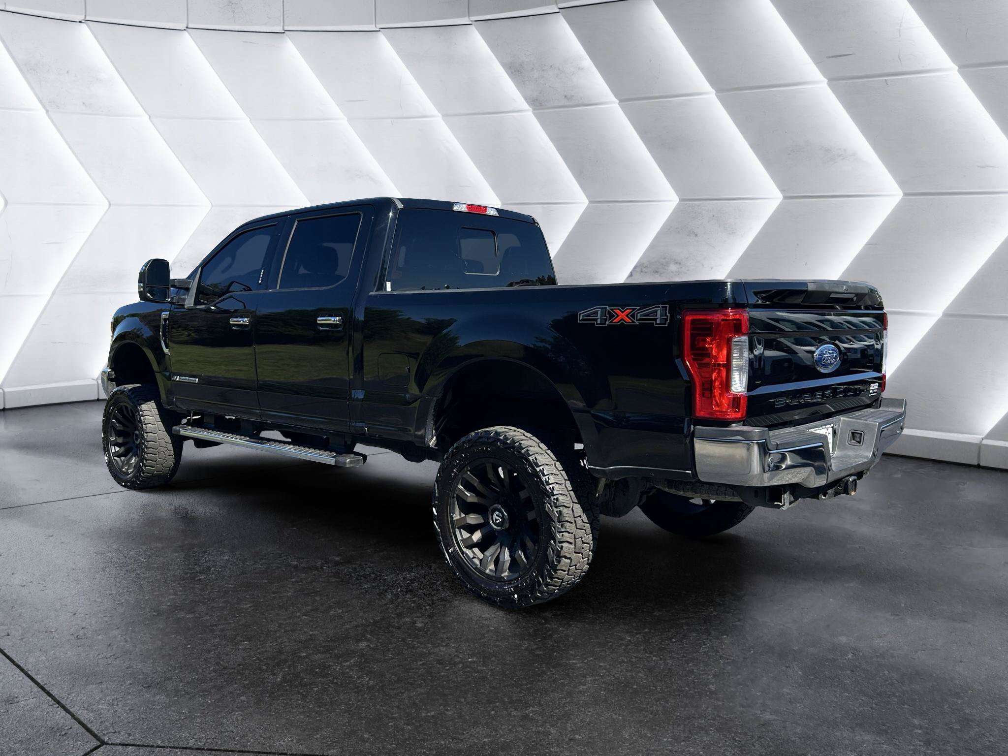 Used 2017 Ford F250 Lariat w/ Lariat Ultimate Package AWD/4WD image 5