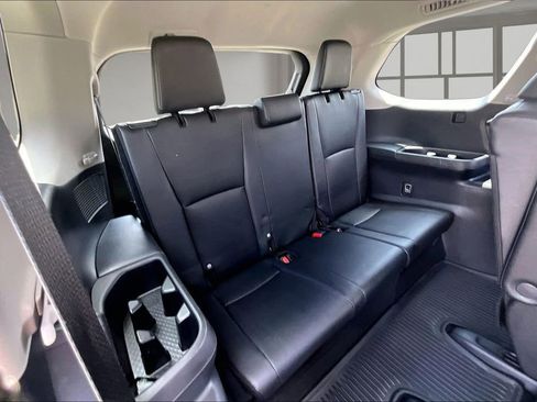 Used 2024 Toyota Grand Highlander XLE FWD image 25