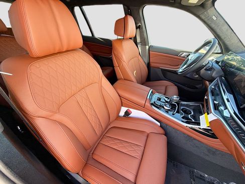 New 2026 BMW ALPINA XB7 AWD/4WD image 14